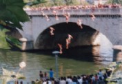 En marge du concours de plongeon dans la Seine lors des fêtes de la Seine !